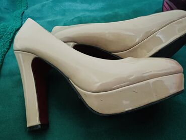 женские красивые туфельки: Туфли 37, цвет - Бежевый
