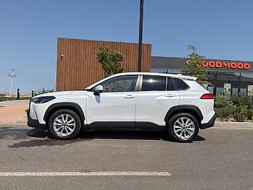 toy gulu: Toyota Corolla Cross: 0.2 l | 2025 il Krossover — 1