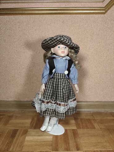 Figure: Set figura, bоја - Šareno, Upotrebljenо — 14