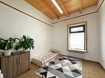 Продажа коттеджей и домов: 🏡 Продаётся современный дом в престижном районе Орто-Сай! 📐 Площадь — 10