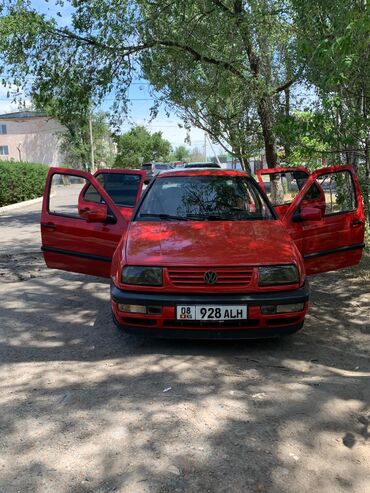седан пасат: Volkswagen Vento: 1995 г., 1.8 л, Механика, Газ, Седан