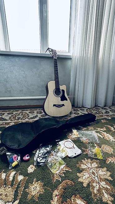 Гитары: Акустическая гитара 40" с вырезом (cutaway), цвет – натуральный — 2