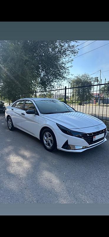 Hyundai Elantra: 2021 г., Автомат, Седан
