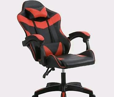 cipelarnik plasticni: Gaming stolica. Opremljen je ergonomskim dizajnom i udobnim jastucima — 1