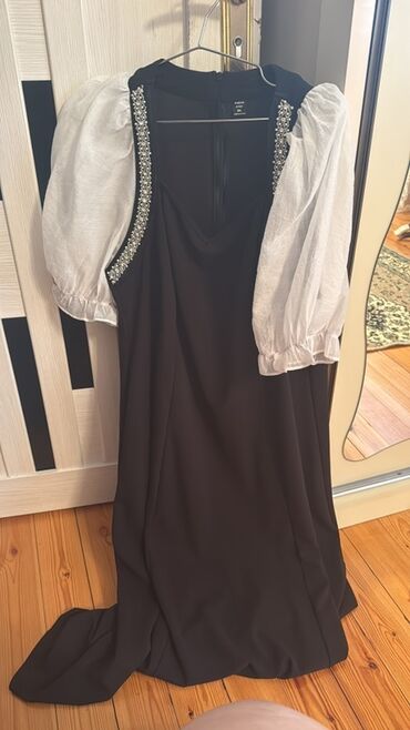 uzun koynekler: Ziyafət donu, Maksi, S