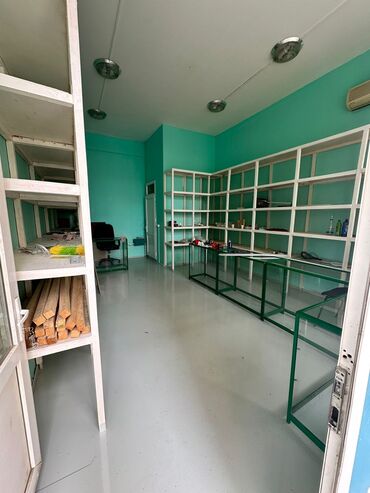 Mağazalar: Kommersiya sahəsi – vitrinli mağaza/iş otağı 50 kv m =80000 azn 60 kv — 4