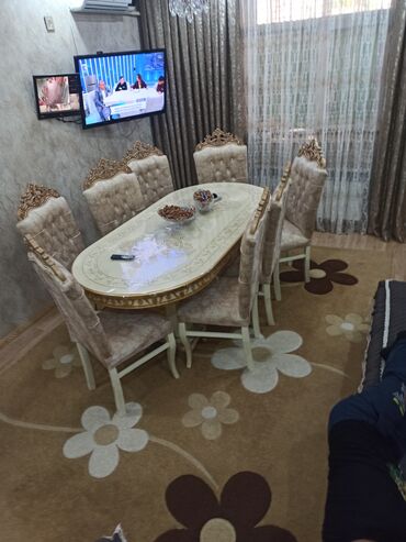 stulla: Qonaq otağı üçün, Yeni, Açılmayan, Oval masa, 8 stul