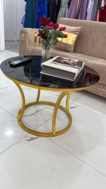 Salon, tibbi mebel dəsti: 3lu sac makiyaj mebeli-350 azn Kreslo 4 eded koja-ededi 150 azn — 9