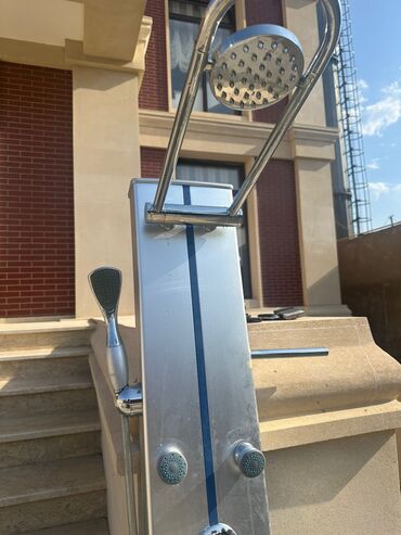 Duş kabinaları, arakəsmələr: Üstü qapalı kabina, Künc üçün — 3