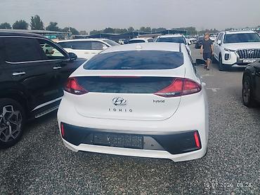 sonata d8: Hyundai Ioniq: 2019 г., Гибрид, Хэтчбэк — 4