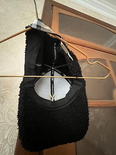 кепка: Qışlıq papaq-kepka - Rəng: qara - Material: yumşaq boucle/tüklü parça — 3