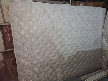 matras islenmis: İstifadə olunmayıb . Ortopedik 160×200 ölçüsündə matrasdır. Sadəcə