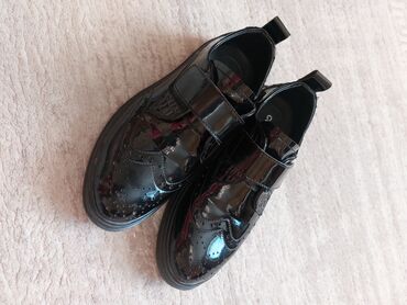 туфли женский: Лаковые туфли на мальчика "Совёнок" 31 размер в отличном состоянии