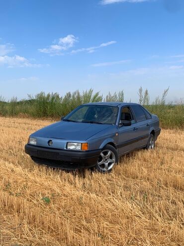 авто ист: Volkswagen Passat: 1990 г., 1.8 л, Механика, Бензин, Седан