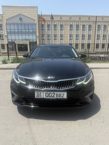 камаро шевроле: Черный седан Kia K5, отличающийся элегантным дизайном и динамичными