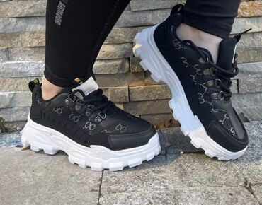 Women's Sneakers and athletic shoes: 41 — 27