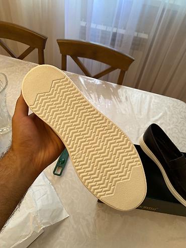 kisi sapaskileri: Ducavelli firmasindan alinib, deri ayaqqabidir. Istifade olunmayib — 3