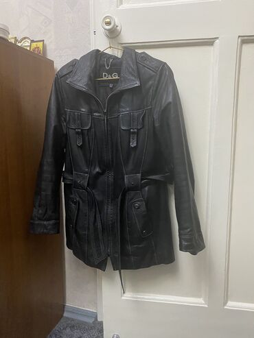 черная кожанная куртка: Кожаная куртка, L (EU 40)