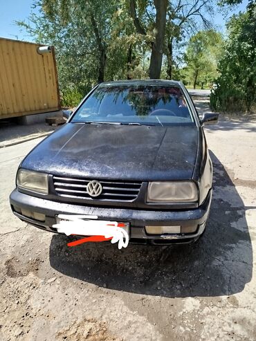 кузов гольф 4 с документами: Volkswagen Vento: 1994 г., 2 л, Механика, Бензин, Седан