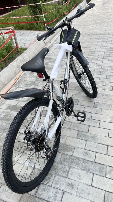 срочно велосипед: Велосипед Sentuor
Новый 
Размер колес 27 
Идеальный