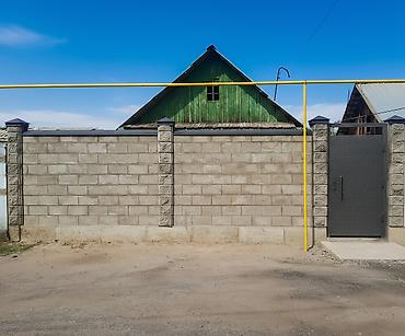 красный васток: Продаю домрайон Восток-5, находится на второй линии от проспекта — 1