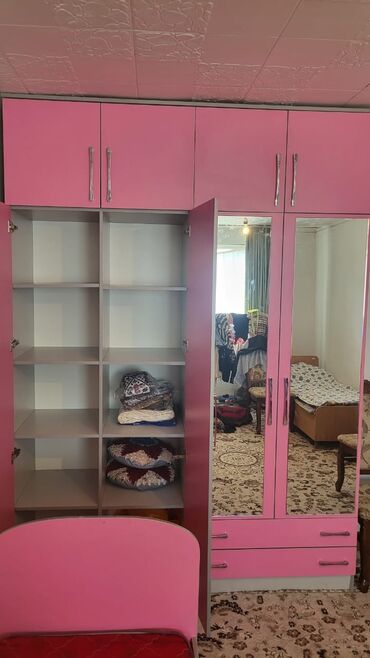 Спальные гарнитуры: Спальный гарнитур, Б/у, ДСП, цвет - Розовый — 1