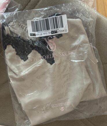 Vitaminlər və BAƏ: Məhsul paketi: 1) Victoria’s Secret – atlas pijama dəsti (şəkildə
