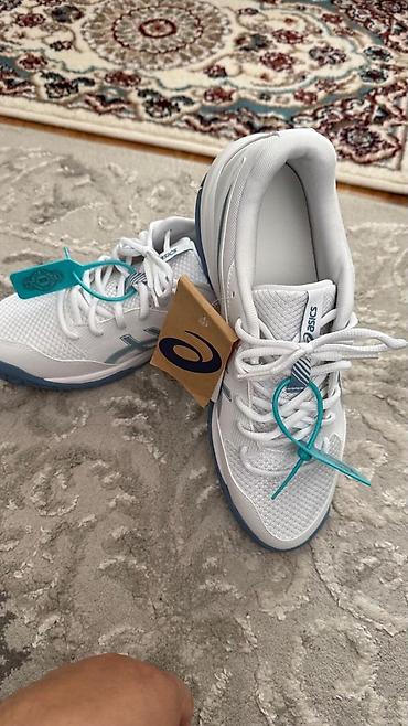 Мужские кроссовки, 42, Asics, Новый, цвет - Белый at lalafo.kg Мужские кроссовки, 42, Asics, Новый, цвет - Белый