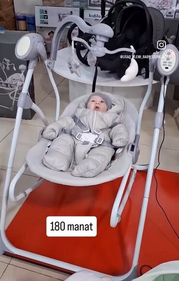 Nənnilər: Uşaqlar üçün yüngül boz rəngli, dayanıqlı dayaqlara malik yelləncək