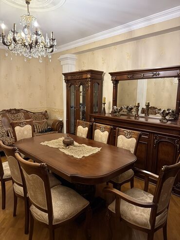 Qonaq otağı dəstləri: Klassik üslubda qonaq otağı mebel dəsti Tərkibi: - Uzunoval yemək — 2