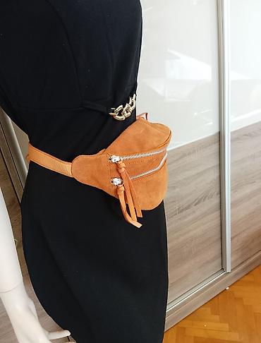 Torbe: Pieces nova torbica od prirodne kože, 3 odvojene pregrade. 34 X 14 X — 3