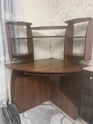 Хочу продать компьютер стол в отличном состоянии за 5000 сомов!!! И 4 at lalafo.kg Хочу продать компьютер стол в отличном состоянии за 5000 сомов!!! И 4