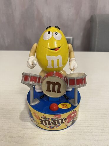 Heykəlciklər: M&M’s kolleksiya oyuncaq dəsti.Duty freeden alinib hamisi cox baha — 10
