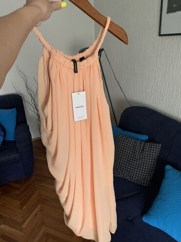 mango haljine za punije dame: Mango S (EU 36), bоја - Boja breskve, Everyday dress, Na bretele