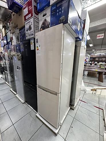 Холодильник LG, двухкамерный, нижняя морозильная камера. Основные