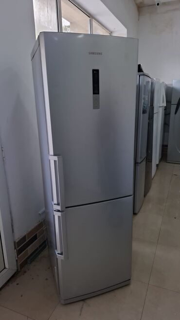 Paltaryuyan maşınlar: 2 qapılı Samsung Soyuducu Satılır, rəng - Boz
