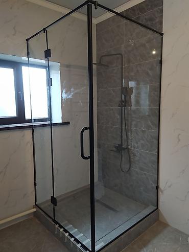 Душевые перегородки и ограждения: Душевая кабина, перегородка. душевая перегородка, закалённое стекло — 8