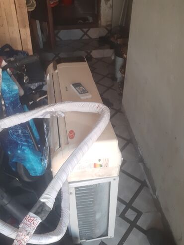 Hava nəmləndiriciləri və təmizləyiciləri: Divar tipli split kondisioner komplekti - Daxili və xarici blok -