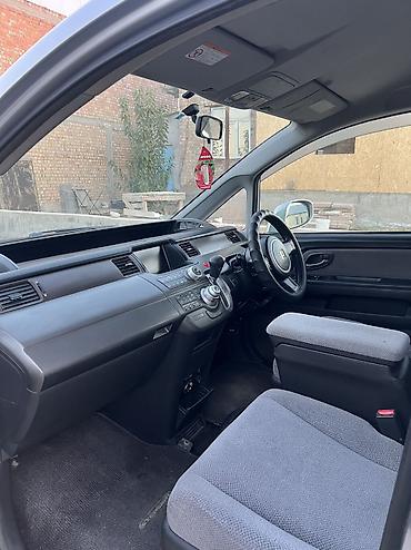вукупка машина: Honda Stepwgn: 2005 г., 2 л, Автомат, Бензин, Минивэн — 10