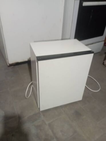 Холодильники: Холодильник Б/у, Минихолодильник, 35 * 45 * 27