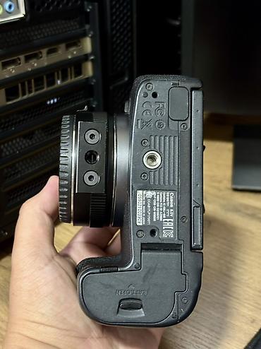 hdm: Беззеркальная камера Canon EOS R (байонет RF) + переходник, батарейка — 9