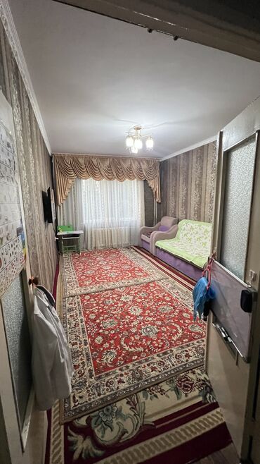 дома токмок: 2 комнаты, 50 м², 105 серия, 2 этаж, Старый ремонт