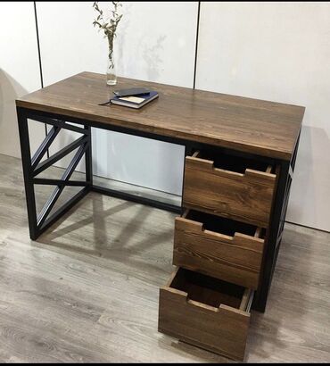 столик в стиле лофт: Комплект офисной мебели, Стол, Новый