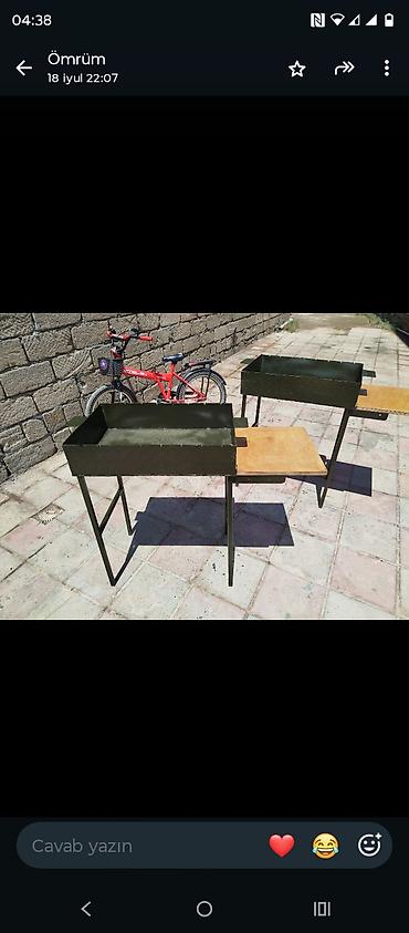 Mangal dəsti – metal gövdəli, ayaqlı, yanlarında taxta iş masası olan lalafo.az -da Mangal dəsti – metal gövdəli, ayaqlı, yanlarında taxta iş masası olan