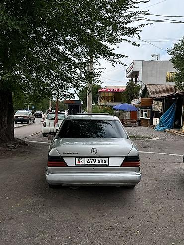 chevrolet eguinox: Mercedes-Benz W124: 1990 г., Седан — 4