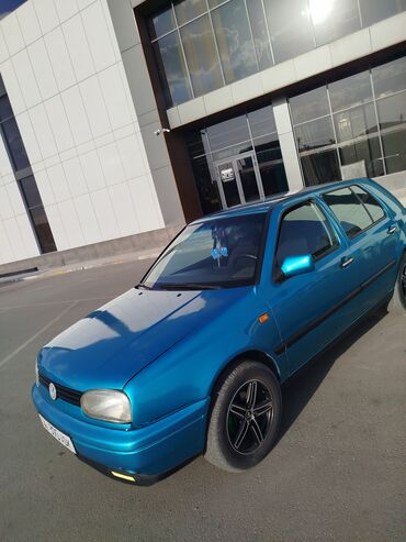 спортбайк ямаха: Volkswagen Golf: 1995 г., 1.8 л, Механика, Бензин, Хэтчбэк