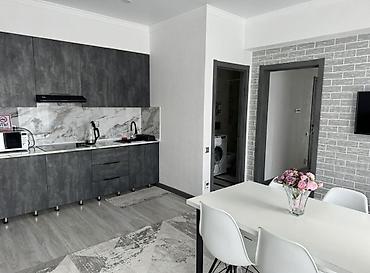 act building: Срочно продается квартира на Иссык-Куле в ЦО «Париж». • Вторая линия — 3