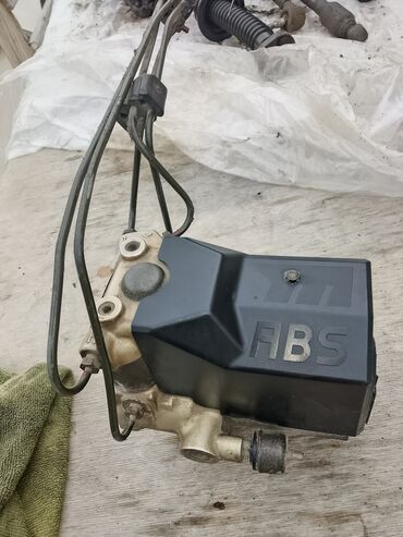 Digər avtomobil ehtiyat hissələri: Məhsul: Mercedes-Benz üçün orijinal ehtiyat hissələri dəsti Tərkib: - — 9