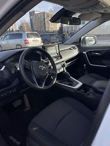 Toyota: Toyota RAV4: 2019 г., Кроссовер — 13
