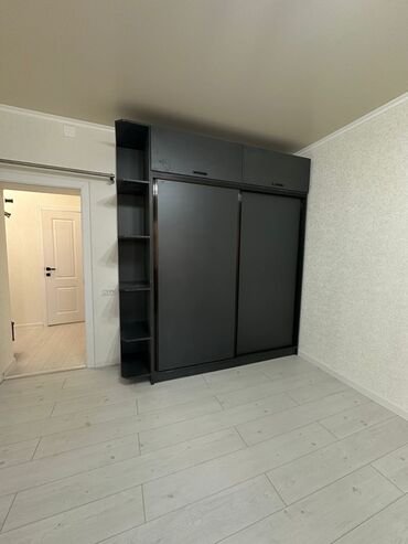 Шкафы для одежды: Мебель на заказ, Элегантный гардероб в современном стиле, выполненный — 30